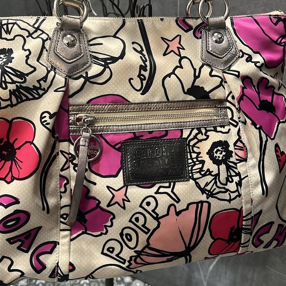 Coach Poppy graphic Large Petal Print purse EUC - Picture 12 of 16